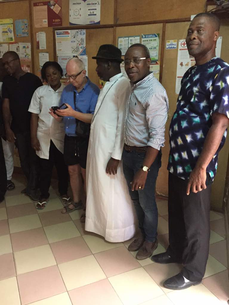 Visite du président d'honneur Dr. med. Rolf Peter Lindner au centre de santé de l’association humanitaire Espoir d'Afrique au Bénin en février 2018